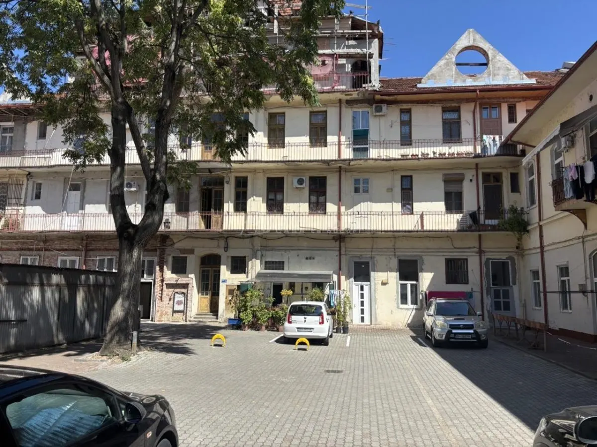 Apartament 129 mp cu vedere spre Crisul Repede si demisol independent in cladire istorica - foto 16