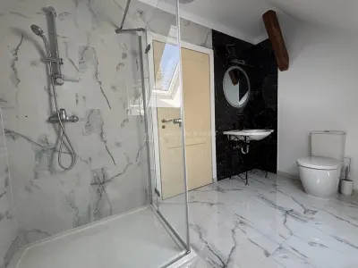 Proprietate de patrimoniu pe malul lacului Paleu - Teren 2.300 mp - piscina - Coliba lui Horea – casa istorica din secolul XVIII - foto 18