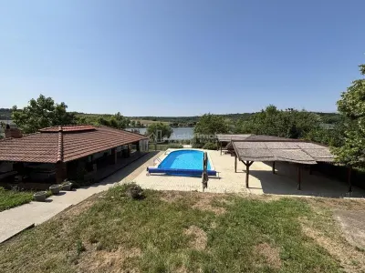 Proprietate de patrimoniu pe malul lacului Paleu - Teren 2.300 mp - piscina - Coliba lui Horea – casa istorica din secolul XVIII - foto 6