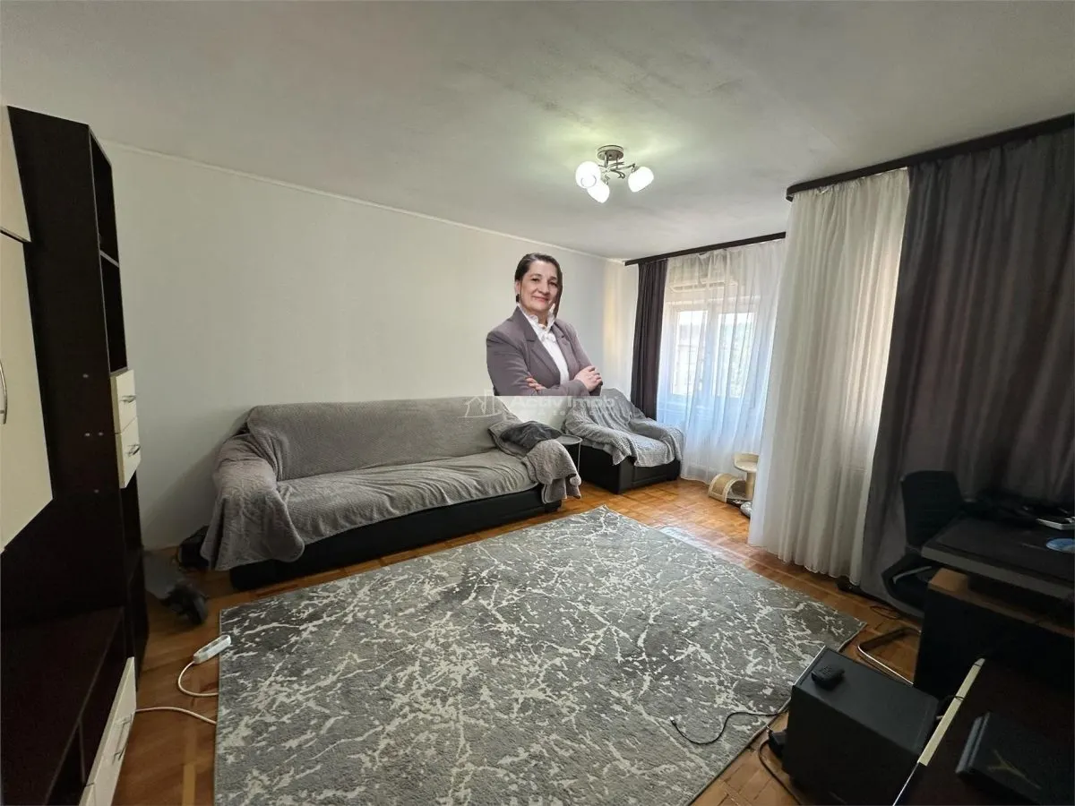 Resita, Appartement 3 Chambres, Confort Amélioré, Centre, Zone Place Sud - foto 1