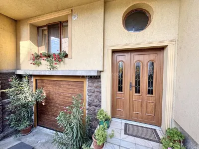 Casa cocheta pe un singur nivel, cu garaj si terasa – zona Cantemir - Oradea