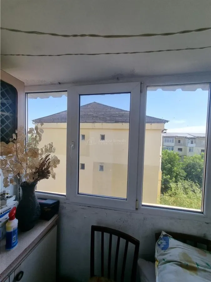 Apartament 3 cam decomandat , doua bai-doua balcoane zona 800 1Mai - foto 12