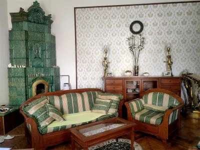 Apartament renovat ultracentral | 116 mp utili | 2 parcari | pod mansardabil 100mp | Traian Mosoiu, Oradea - foto 2