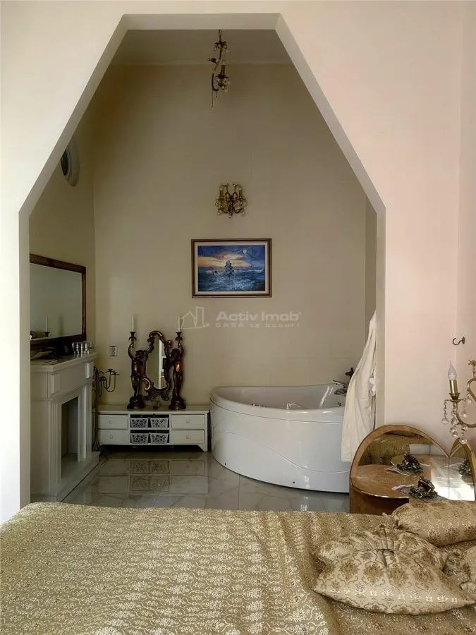 Apartament renovat ultracentral | 116 mp utili | 2 parcari | pod mansardabil 100mp | Traian Mosoiu, Oradea - foto 3