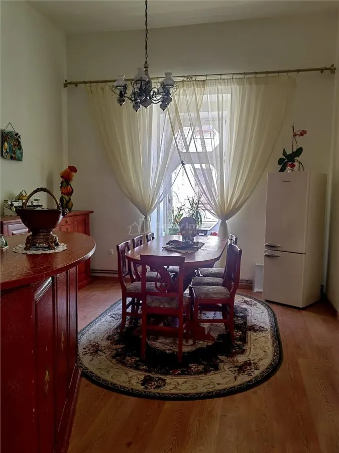 Apartament renovat ultracentral | 116 mp utili | 2 parcari | pod mansardabil 100mp | Traian Mosoiu, Oradea - foto 8
