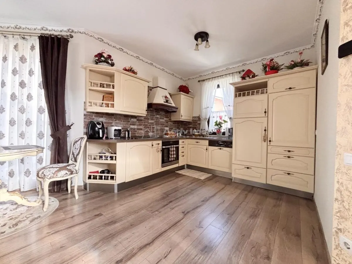 Casa cocheta de vanzare in Sanmartin – confort - stil si relaxare intr-un singur loc - foto 4