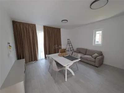 Casa parter - Tunari - 3 camere - 2 bai - 102 mp - prima inchiriere - Tunari