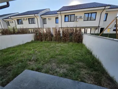 Villa Townhouse Moderne – Otopeni – 5 Chambres – 3 Salles de Bain – 159m² - foto 12