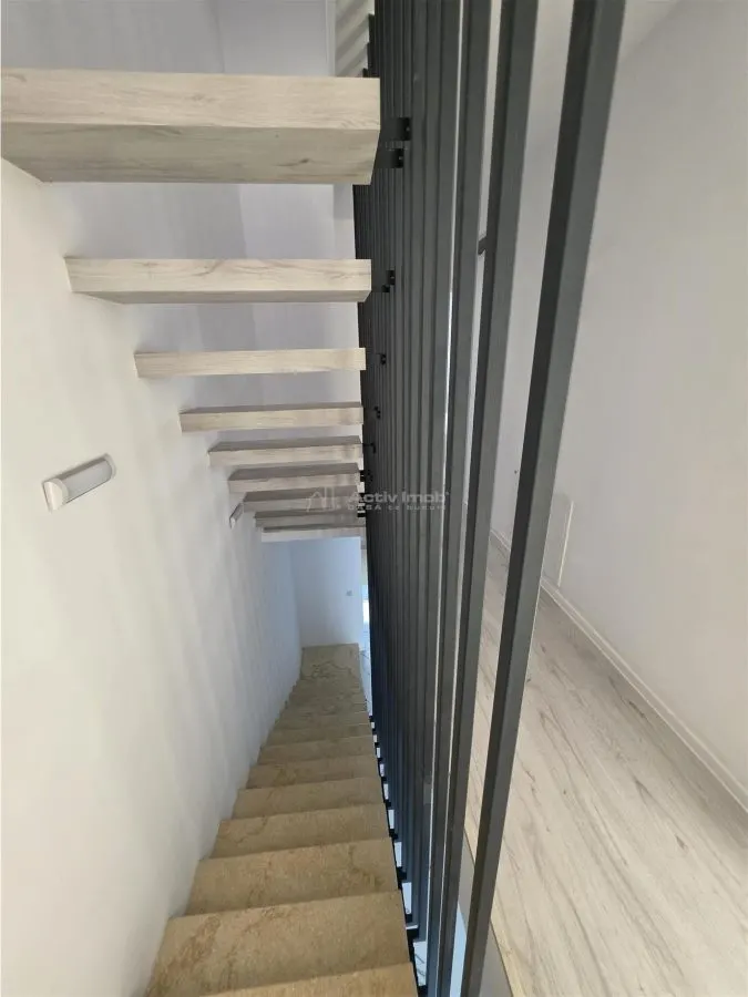 Villa Townhouse Moderne – Otopeni – 5 Chambres – 3 Salles de Bain – 159m² - foto 17