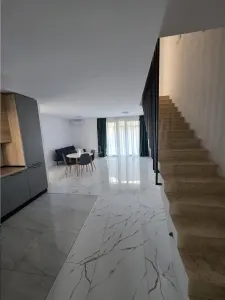 Villa Townhouse Moderne – Otopeni – 5 Chambres – 3 Salles de Bain – 159m² - foto 3