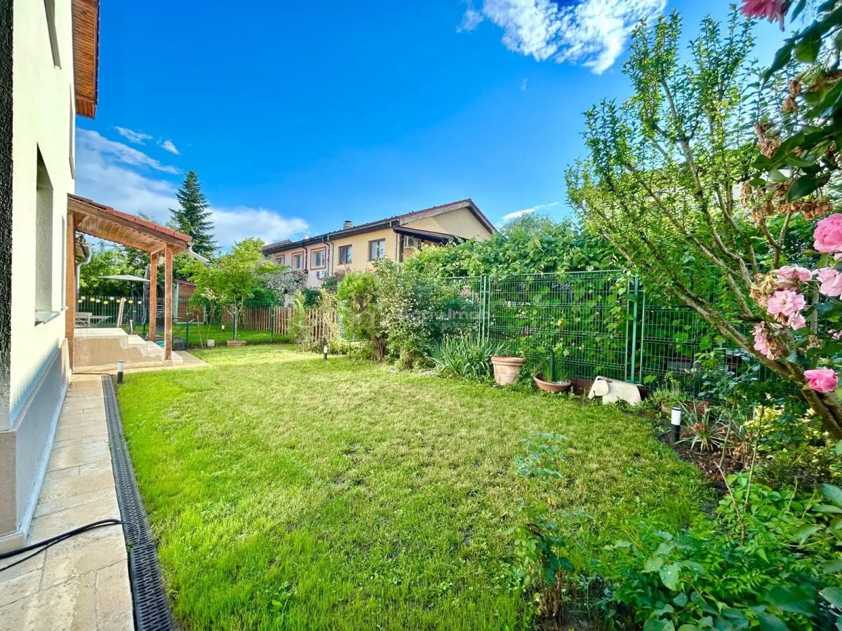 Casa duplex - Pipera Iancu Nicolae - 4 camere - 2 bai - 166mp - 178mp teren - foto 14