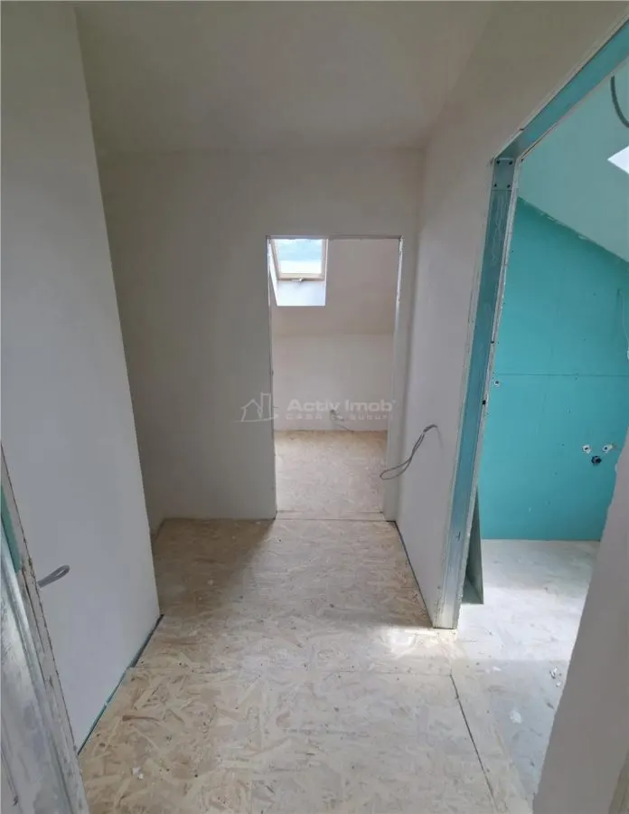 Detached Villa – Tunari – Ground + Mezzanine – 5 Bedrooms – 2 Bathrooms - foto 11