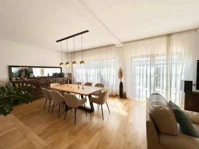 Casa individuala - Odaile Otopeni - 8 camere - 4 bai - 474mp - 903mp teren - foto 2