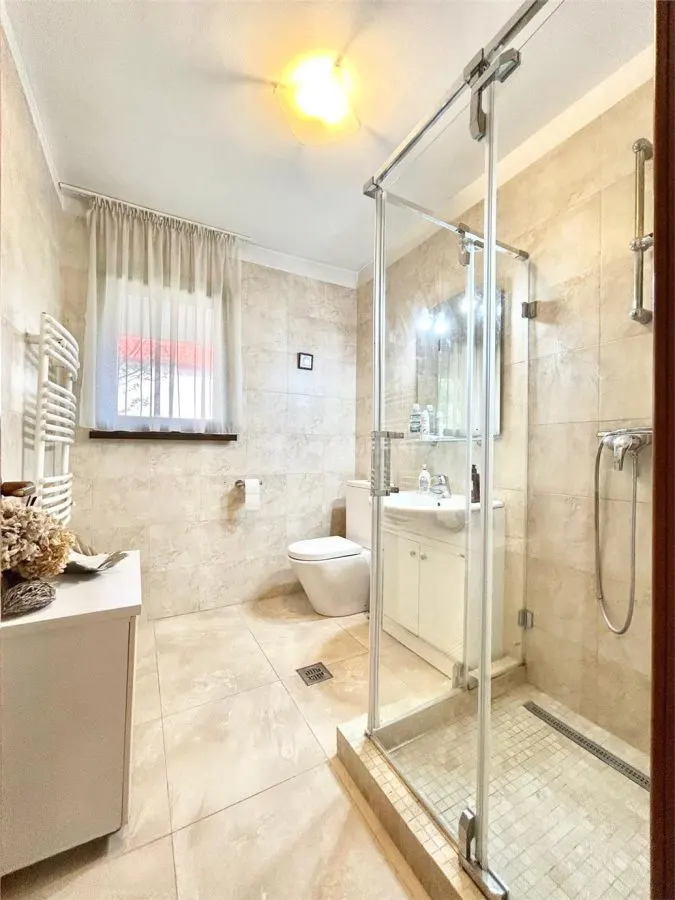 Casa individuala - Odaile Otopeni - 8 camere - 4 bai - 474mp - 903mp teren - foto 17
