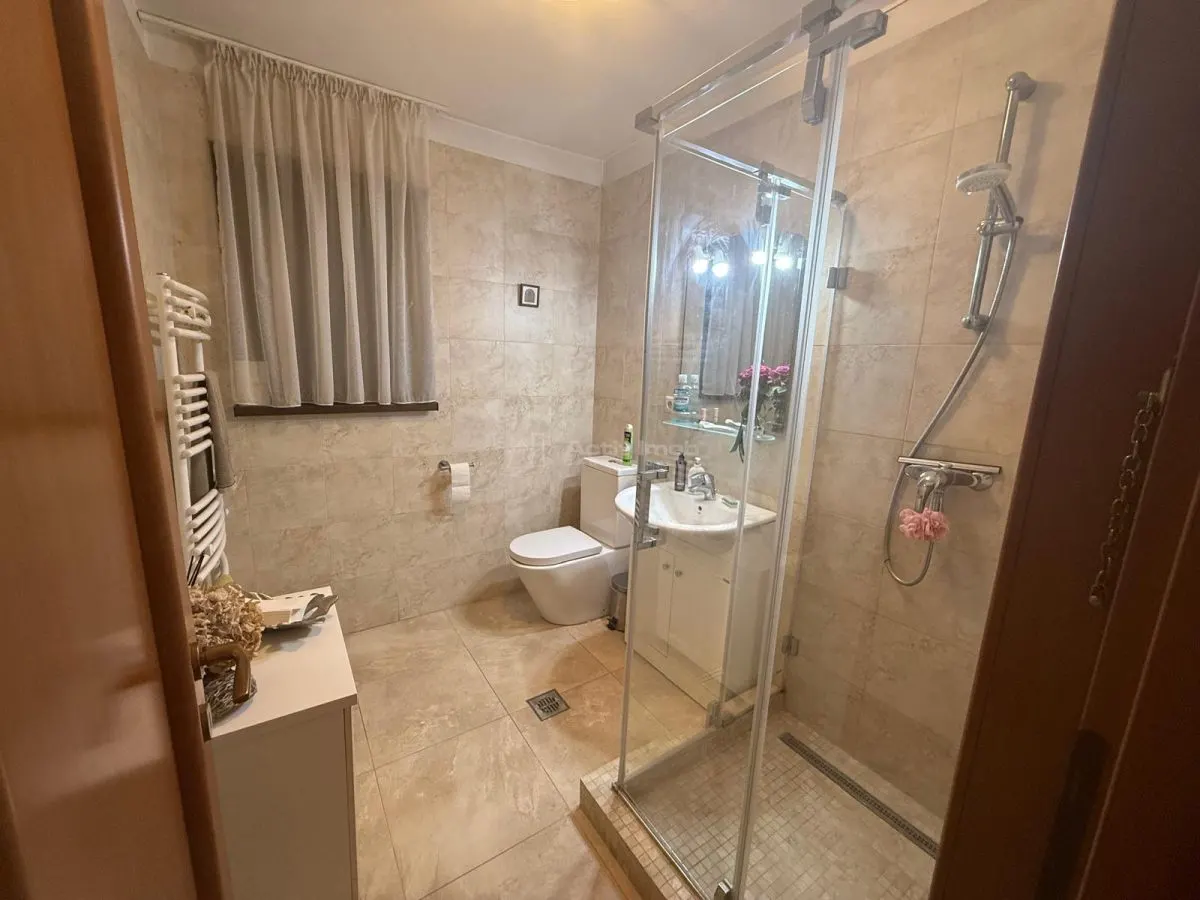 Casa individuala - Odaile Otopeni - 8 camere - 4 bai - 474mp - 903mp teren - foto 18