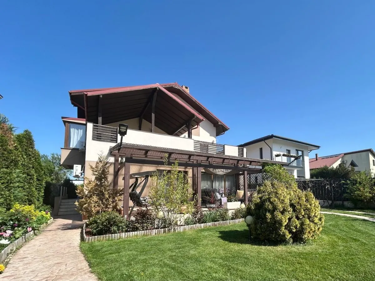 Casa individuala - Odaile Otopeni - 8 camere - 4 bai - 474mp - 903mp teren - foto 22