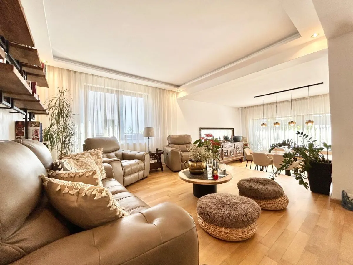 Casa individuala - Odaile Otopeni - 8 camere - 4 bai - 474mp - 903mp teren - foto 4