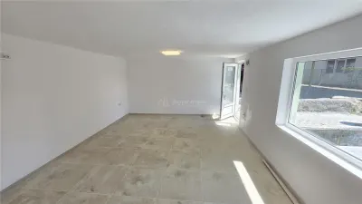 Oravita, Spatiu Comercial, Zona Piata, Usor Negociabil - foto 11