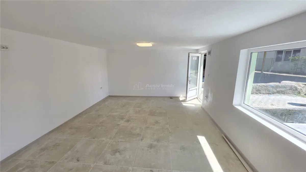 Oravita, Spatiu Comercial, Zona Piata, Usor Negociabil - foto 11