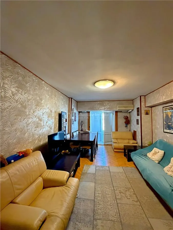 Apartamento de 4 Dormitorios, Bulevar Decebal, Acceso a Calle, Cerca del Metro - foto 1