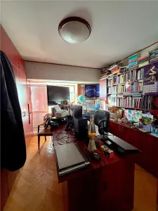 Apartamento de 4 Dormitorios, Bulevar Decebal, Acceso a Calle, Cerca del Metro - foto 2