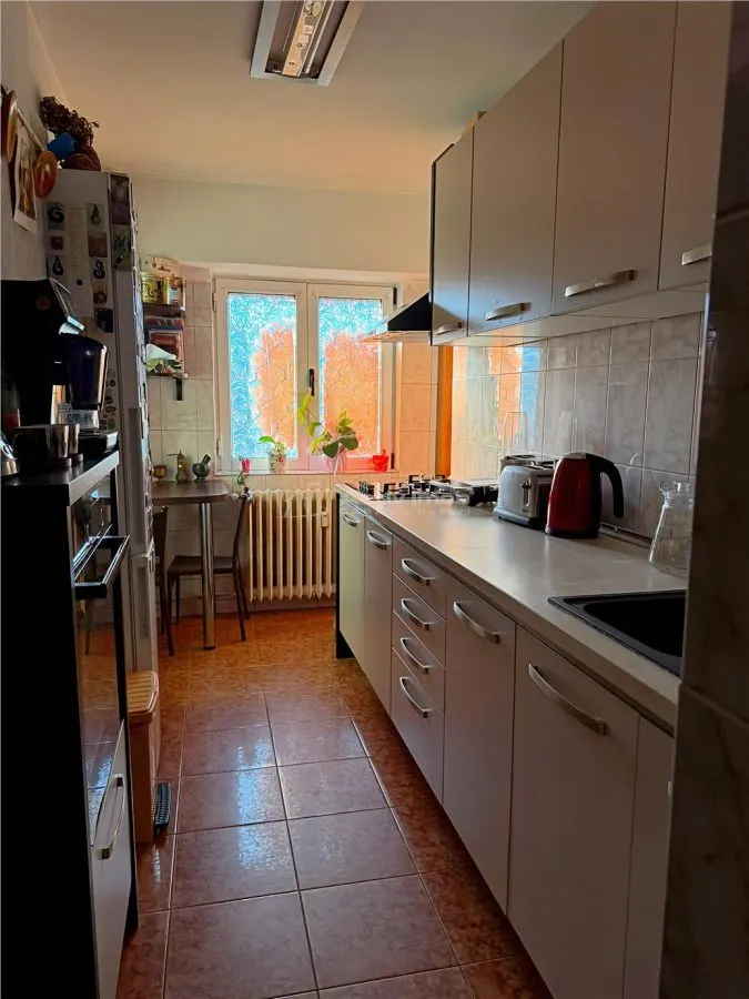 Apartamento de 4 Dormitorios, Bulevar Decebal, Acceso a Calle, Cerca del Metro - foto 5