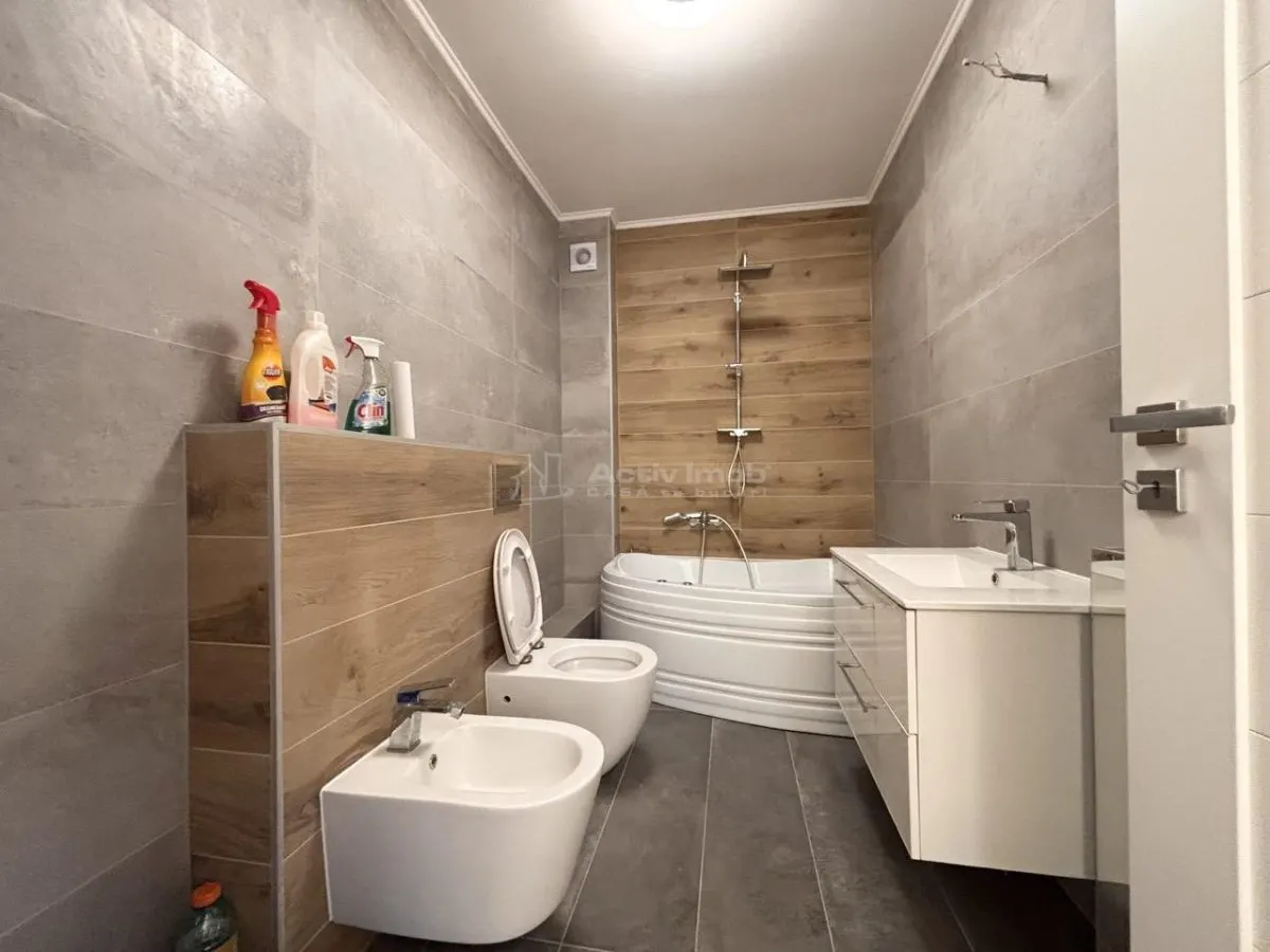 Apartament 3 camere bloc nou - 68 mp util + balcon 10 mp - Mobilat si utilat - foto 9