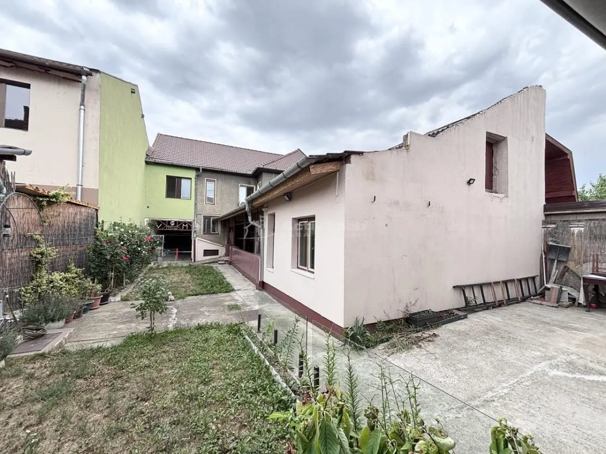 Imobil cu 3 apartamente - 270 mp construiti - langa Palatul Baroc – locuinta sau investitie - foto 3