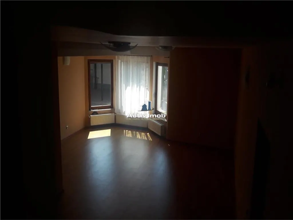 Vila- P+E 4 Camere , 2 bai- Sanpetru Brasov - foto 16