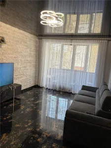 两室公寓 M17，翻新装修配地板采暖 - foto 4