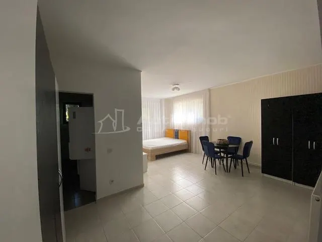 Garsoniera Sisesti spatioasa, renovata, complet utilata - foto 1
