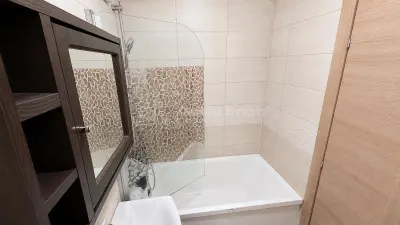 Vanzare - 4 camere - Drumul Taberei - Metrou Raul Doamnei - mobilat - utilat - 185000E - centrala proprie - loc de parcare - Comision 0 ! - foto 9