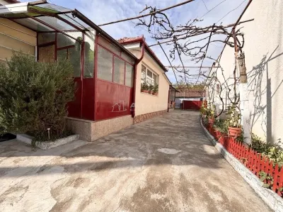 Casa pe un nivel, 500 mp teren, langa Palatul Baroc Oradea – zona foarte linistita - Oradea