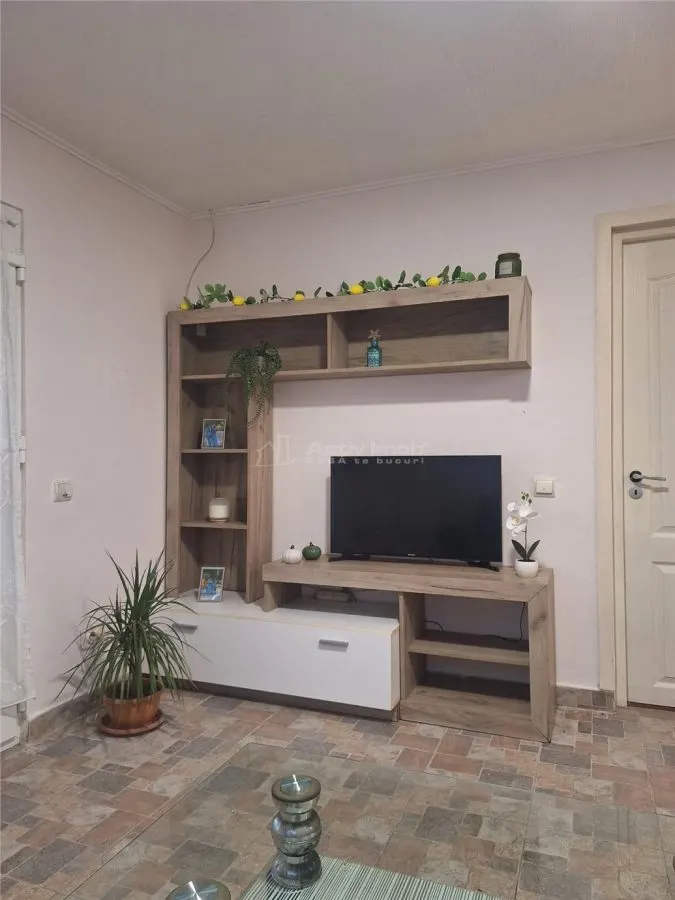 Casa parter - Comana Giurgiu - 4 camere - baie - 118mp - 600mp teren - foto 4