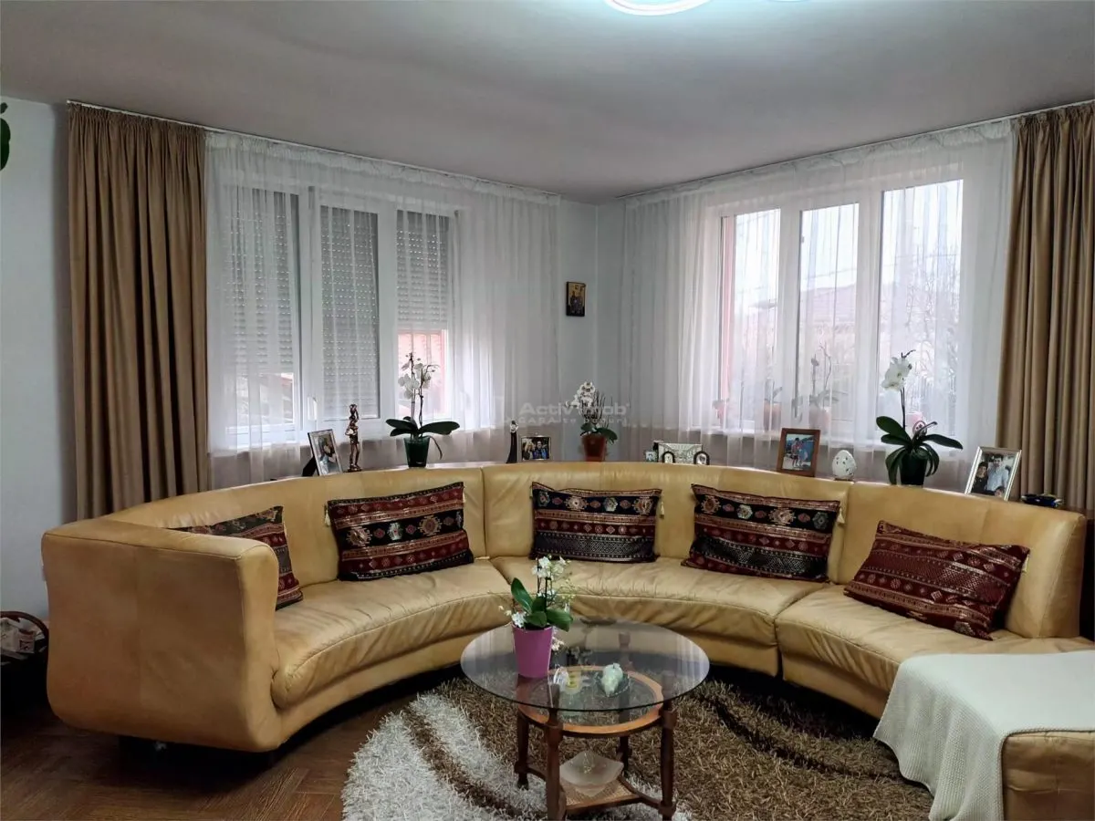 Vila zona banci str Alexandru Cernat - foto 4