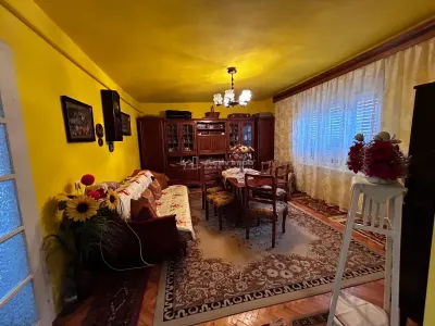 Bocsa Montana, Casa Solida cu Demisol+ Parter+ Etaj - foto 3