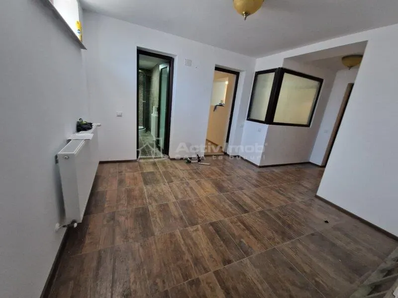 casa -duplex, cabana, Horezu, Varful lui Roman, se vinde si partial - foto 2