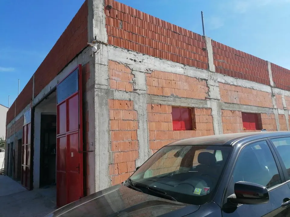 Cladire 4 Apartamente si Spatiu Comercial Sacalaz - foto 14