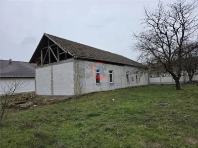 Proprietate cu potential investitional în Pischia 190 mp utili, teren 1000 mp - foto 6