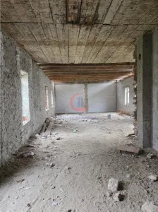 Proprietate cu potential investitional în Pischia 190 mp utili, teren 1000 mp - foto 7
