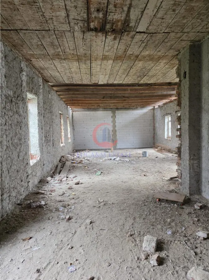 Proprietate cu potential investitional în Pischia 190 mp utili, teren 1000 mp - foto 7