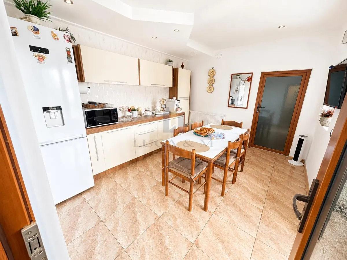Casa individuala cu teren de 1.480 mp in Dumbravita - foto 6