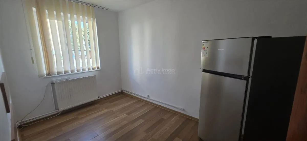 Apartament de inchiriat 3 camere micro 9 statia Caraiman - foto 4