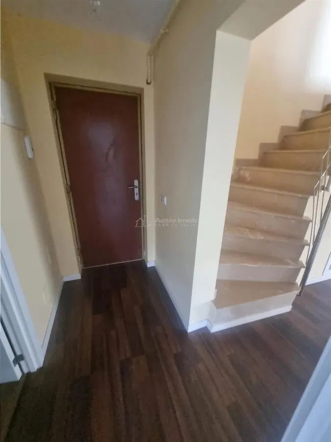 Apartament 5 camere cu scara interioara tip penthouse -doua etaje - foto 12