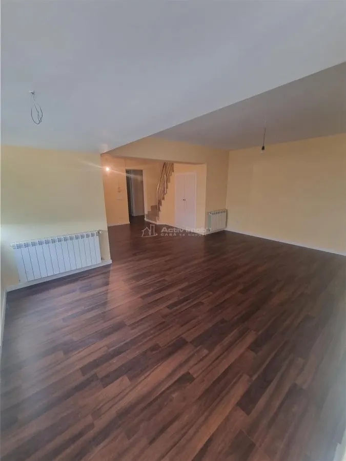 Apartament 5 camere cu scara interioara tip penthouse -doua etaje - foto 21