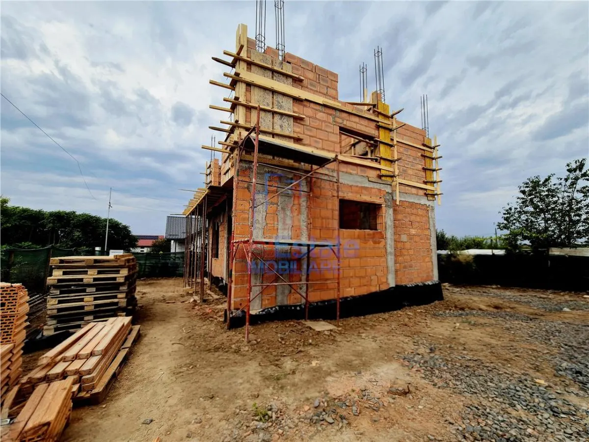 Maison Individuelle P+1 à Vendre à Vișan-Bărnova avec Vues Panoramiques - foto 3