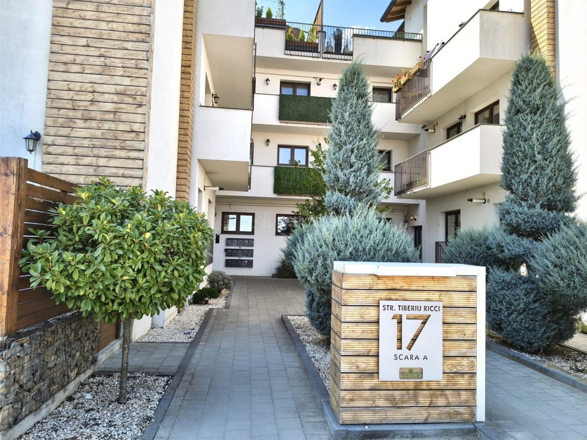 Apartament cu 3 camere si curte de vanzare - Cisnadie