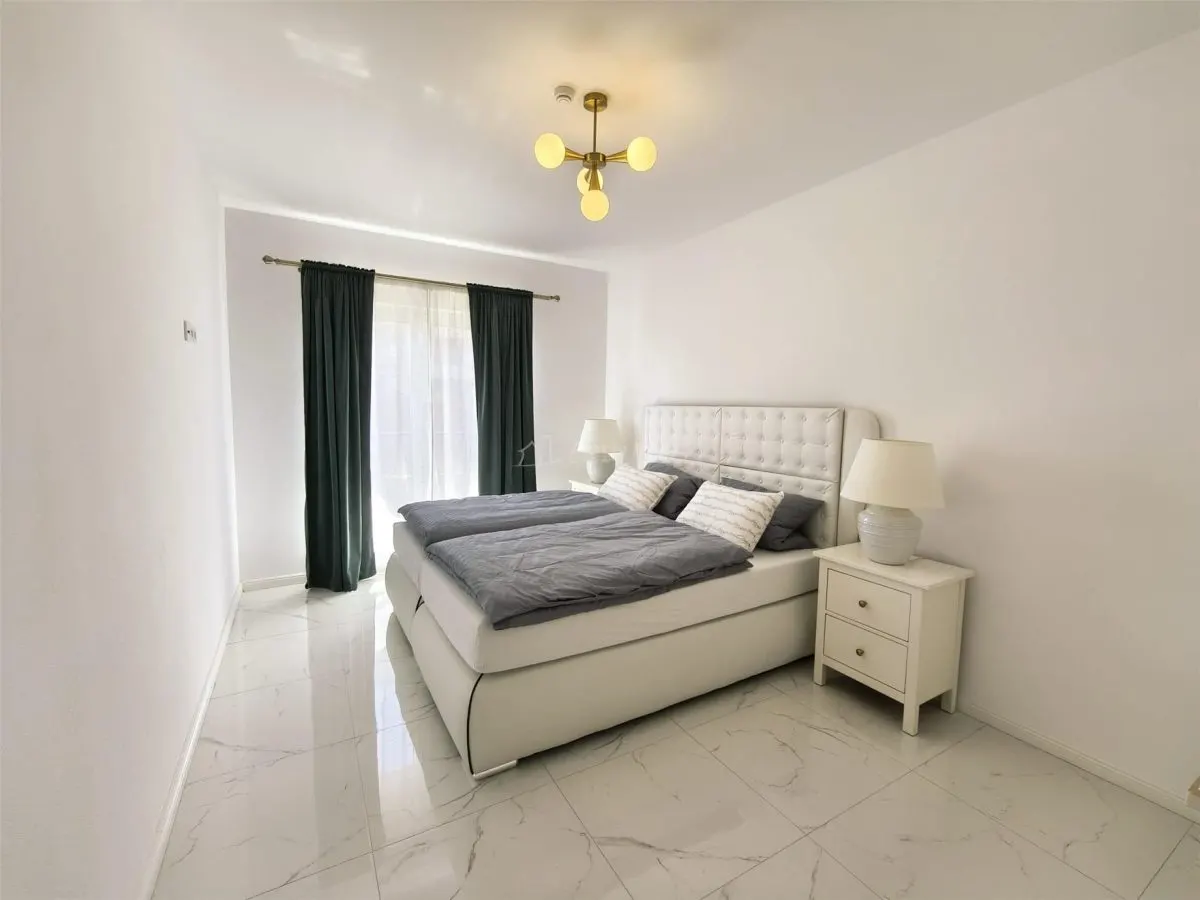 Appartement Trois Chambres avec Jardin Privé à Vendre - foto 11