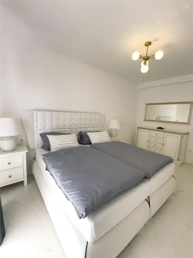 Appartement Trois Chambres avec Jardin Privé à Vendre - foto 12