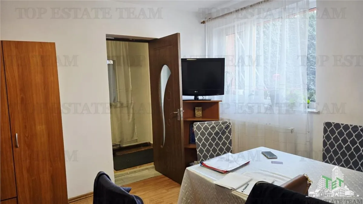 Villa de 5 Dormitorios y 2 Baños en Giulesti, Sector 1 – Disponible de Inmediato - foto 19